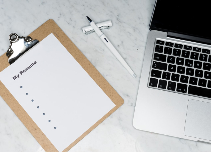 Ordinateur portable et stylo